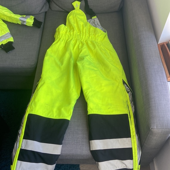 Winter Track Suit - Picture 3 of 4